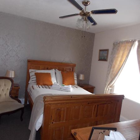 Ivy Bank Guest House Тенбі Екстер'єр фото