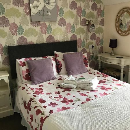 Ivy Bank Guest House Тенбі Екстер'єр фото