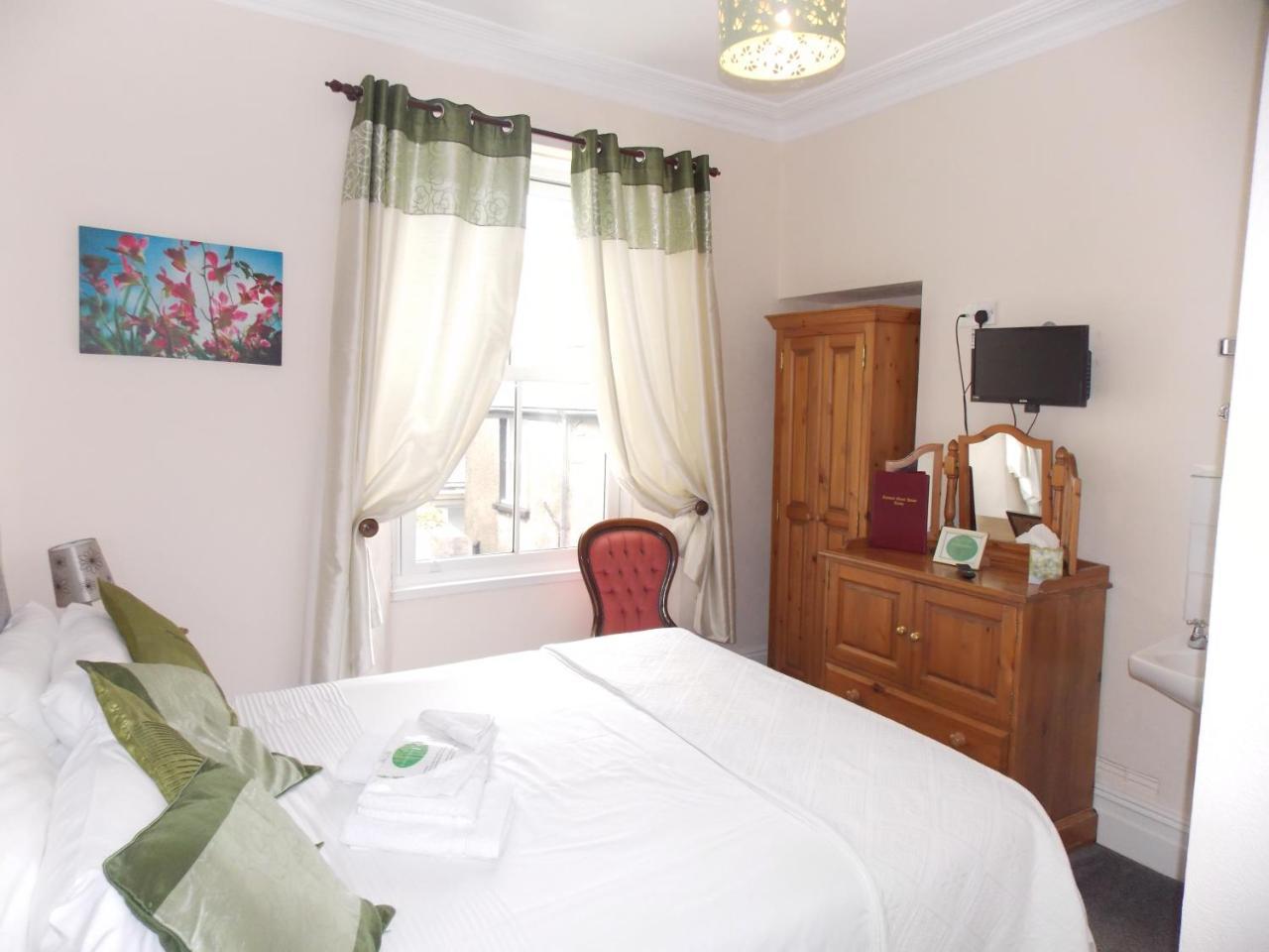 Ivy Bank Guest House Тенбі Екстер'єр фото