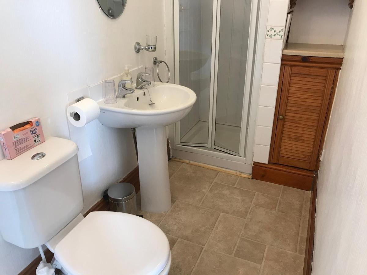 Ivy Bank Guest House Тенбі Екстер'єр фото