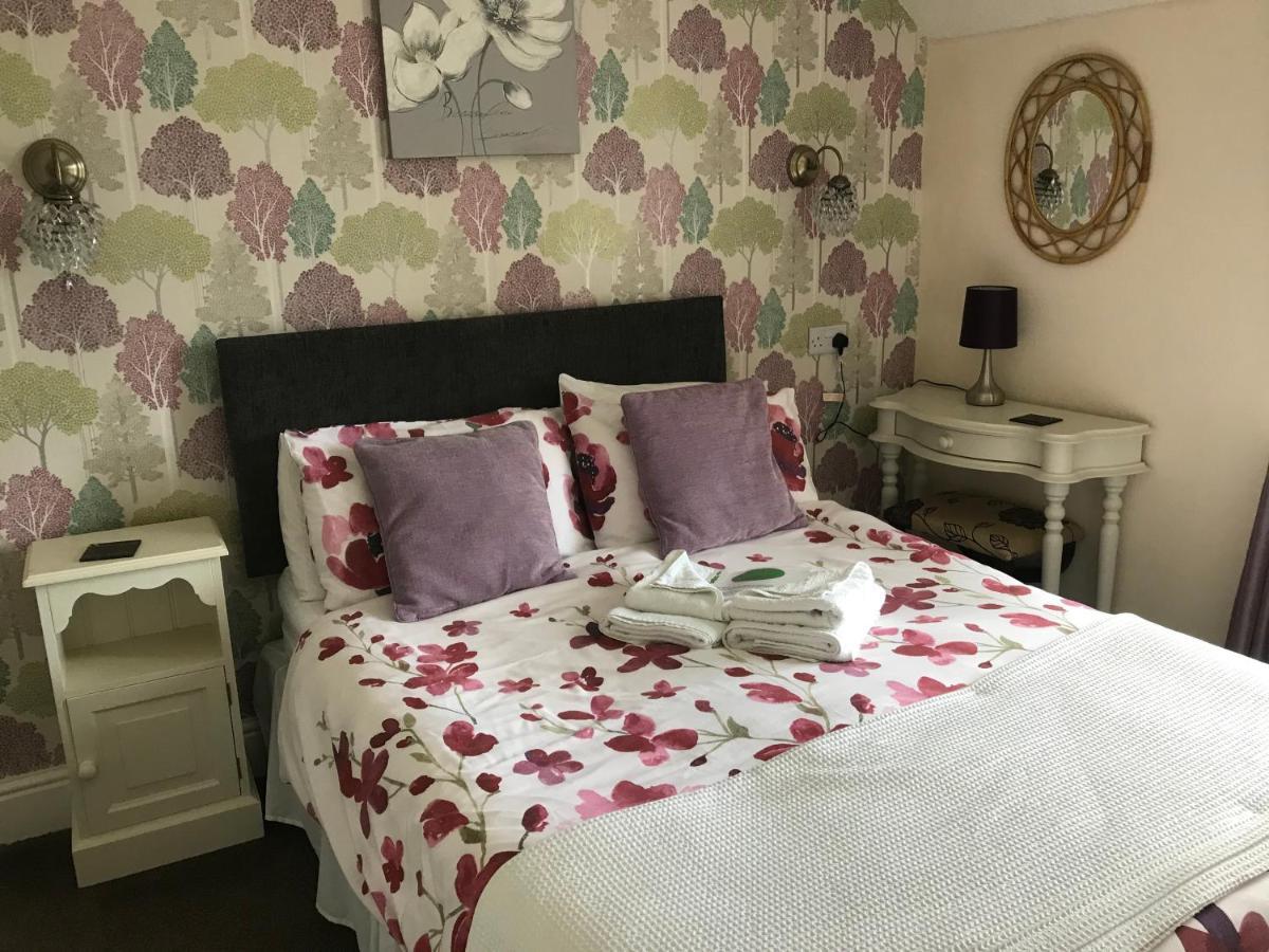 Ivy Bank Guest House Тенбі Екстер'єр фото