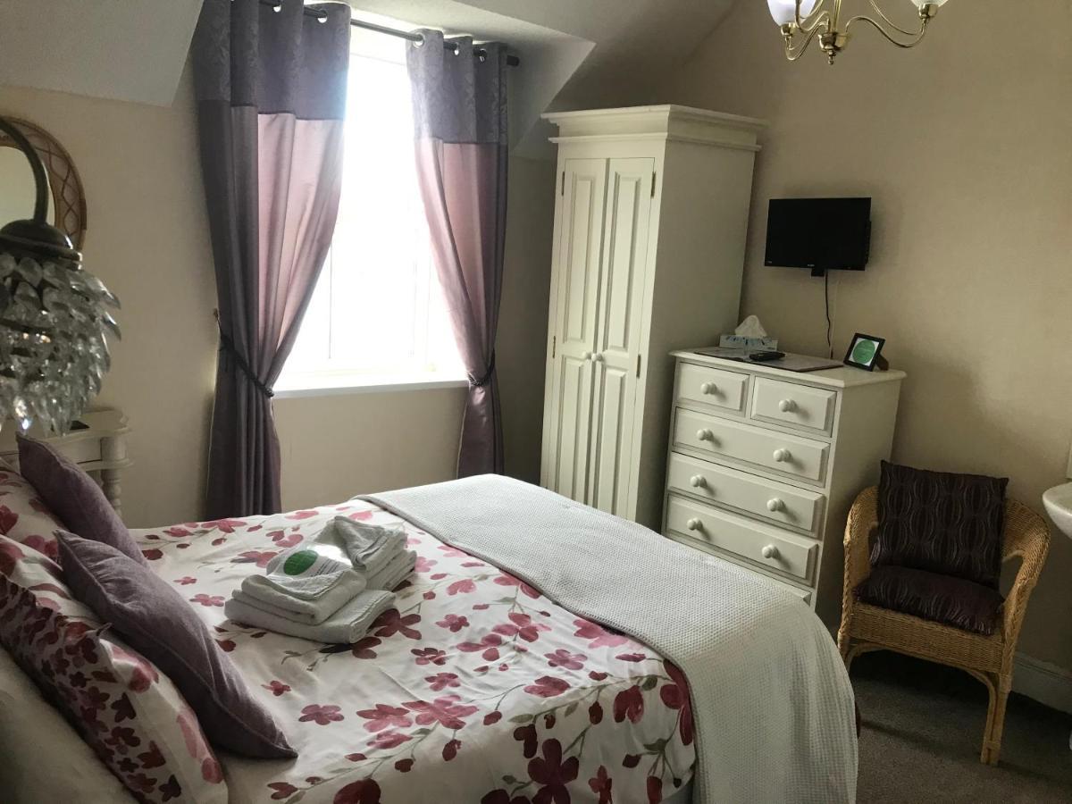 Ivy Bank Guest House Тенбі Екстер'єр фото